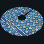 Ocean Beach Seashells Starfish Navy Blue Christmas Polyester Weihnachtsbaumdecke<br><div class="desc">Stärken Sie Ihre Wohngestaltung im Urlaub mit einem maßgeschneiderten Weihnachtsbaumrock. Ocean Beach Seashells Starfish Navy Blue Weihnachtsbaumrock. Personalisieren Sie mit Ihrem Namen,  Initialen,  Zitat,  Nachricht oder allem,  was Sie wünschen.</div>