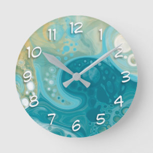 Ocean Blue Waves and Sandy Brown Fluid Art    Runde Wanduhr