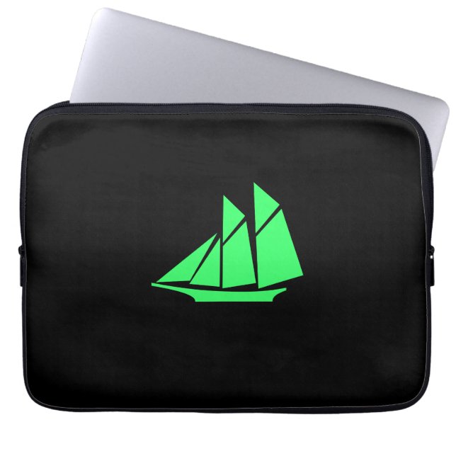 Ocean Glow_Green-on-Black Clipper Ship Laptopschutzhülle (Vorderseite)