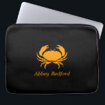 Ocean Glow_Orange auf Black Crab_personalisiert Laptopschutzhülle<br><div class="desc">Lassen Sie sich mit unserem auffälligen Ocean Glow, maritimen Icons, Orange on Black Crab Crab, einem super stylischen, reisefreundlichen, 100% Neopren Laptop-Ärmel von Ihren Krustentieren abschrecken. Um es zu personalisieren, fügen Sie einfach Ihren Namen in das verfügbare Vorlagenfeld ein, und Sie sind fertig. Wenn Sie kreativ sind, können Sie auch...</div>
