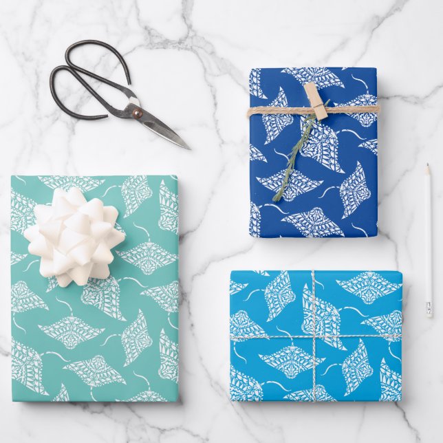 Ocean Manta Rays Polynesischer Stil Blau Weiß Geschenkpapier Set (Vorderseite)