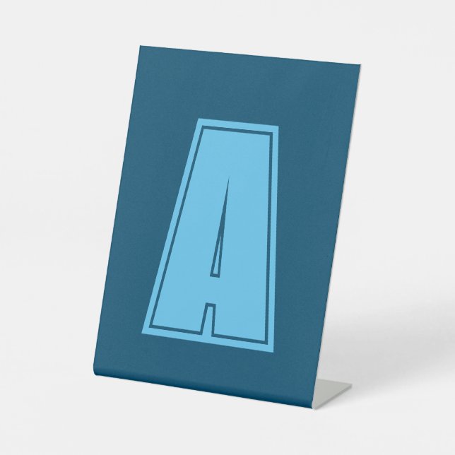 Ocean & Sky Blue Initial Monogram Calligraphy Chic Sockelschild (Vorderseite)