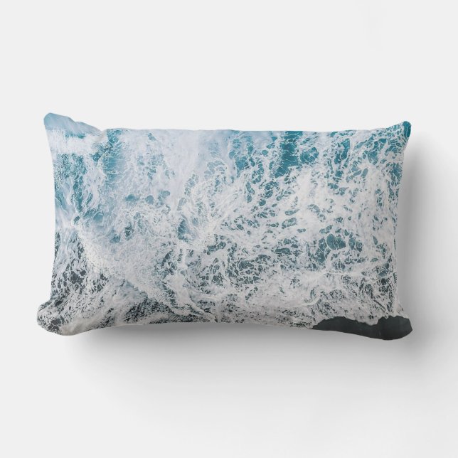 Oceanic Serenity Beach Water Pillow Lendenkissen (Vorderseite)