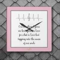 Ode an die Liebe Wall Clock von Poet Adiela Akoo
