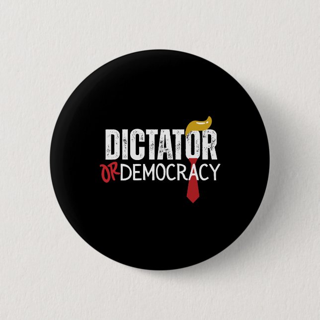 Oder die Demokratie, der lustige Trump-Haargummi Button (Vorderseite)