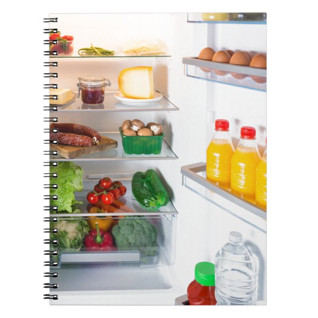 Offener Kühlschrank mit Essen Notizblock (Vorderseite)