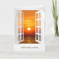 offenes weißes Fenster mit Sonnenaufgang Beileid