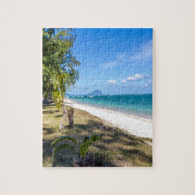 öffentlicher Strand von Flic en Flac Mauritius mit Puzzle (Vertikal)