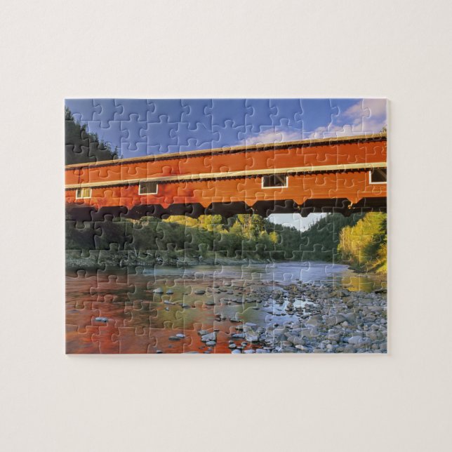 Office Covered Bridge ist die längste in Oregon be Puzzle (Horizontal)