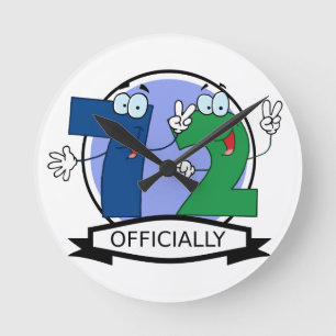 Officially 72 Birthday Banner Runde Wanduhr