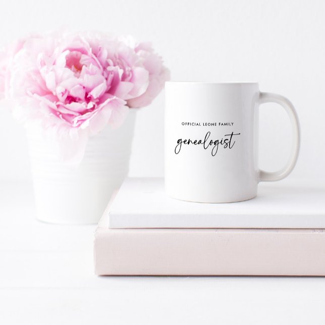 Offizieller Genealoge | Stilvoll Kaffeetasse (A simple and modern mug for the genealogist in your family)
