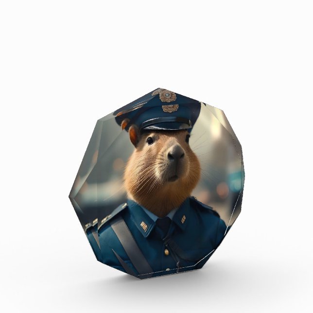 Offizier Capybara: FriedensBehalt, Fotoblock (Links)