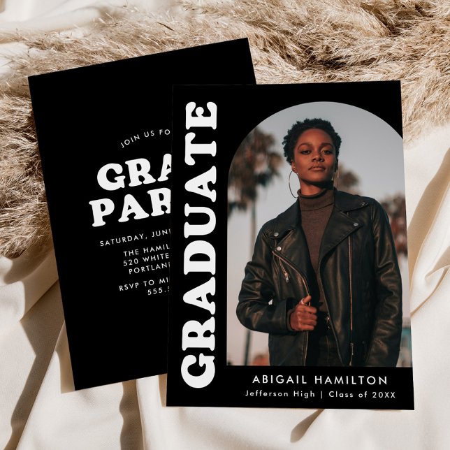 Offset Arch Black Foto Graduation Party Einladung (Von Creator hochgeladen)