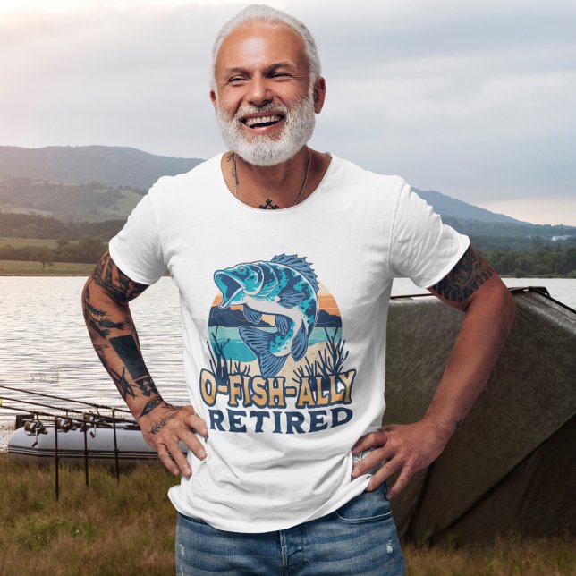 Ofishally Retired Funny Fishing Lovers T-Shirt (Von Creator hochgeladen)