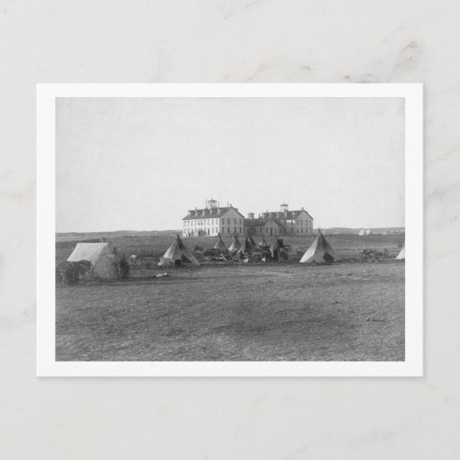 Oglala Tipi vor der US-Schule für Amerikanische Ur Postkarte (Vorderseite)