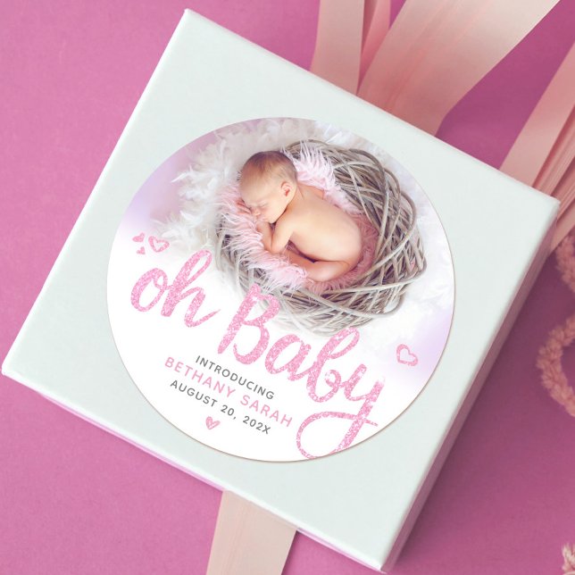 Oh Baby Pink Modern Sweet Girl Birth Foto Chic Runder Aufkleber (Von Creator hochgeladen)