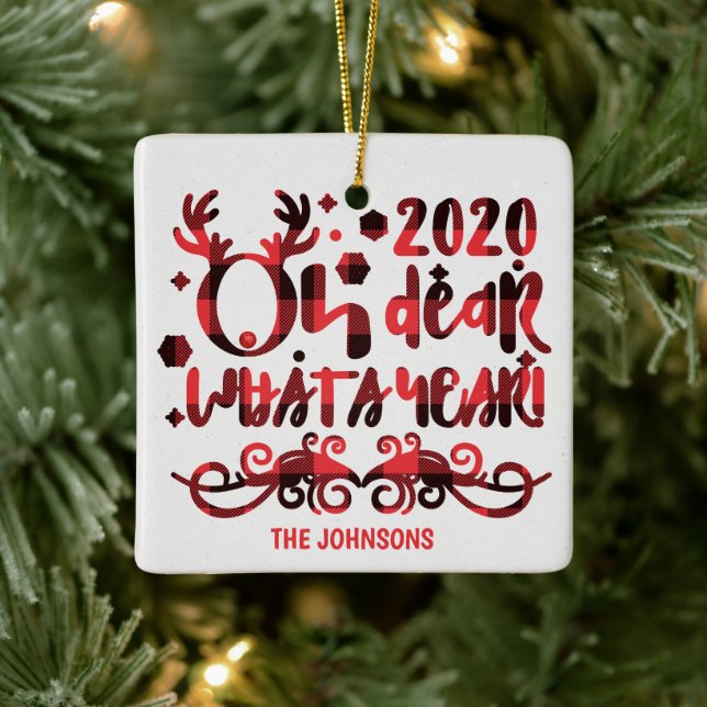 Oh Deer What a Year 2020 Red Buffalo Karierter Nam Keramikornament (Baum)