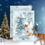 Oh Deer Woodland Tiere Winter Frieden und Liebe<br><div class="desc">"Oh Hirsch,  Weihnachten ist hier!" "Friede und Liebe" Waldtiere - Hirsche und Hirsche,  Kaninchen und Vögel mit einem immergrünen Baum unter dem Schneefall - Feriengestaltung.</div>