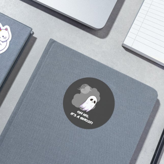 Oh nein, es ist ein Geist! Niedliches, lustiges Sc Runder Aufkleber (Von Creator hochgeladen)