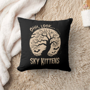 Oh schau Sky Kittens Halloween Funny Bats Lover Kissen