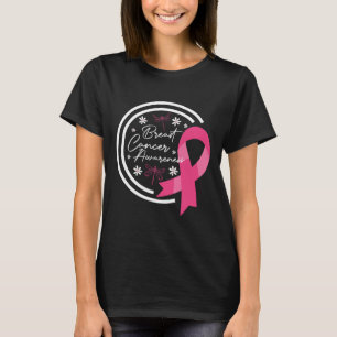 Oktober tragen wir einen pinkfarbenen Brustkrebs-B T-Shirt