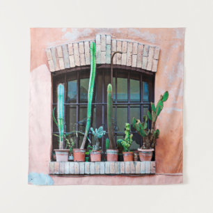 Old abandoned window with group of cactus flower p wandteppich