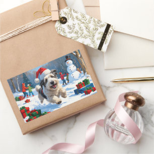 Old English Sheepdog läuft in Snow Weihnachtshut Rechteckiger Aufkleber