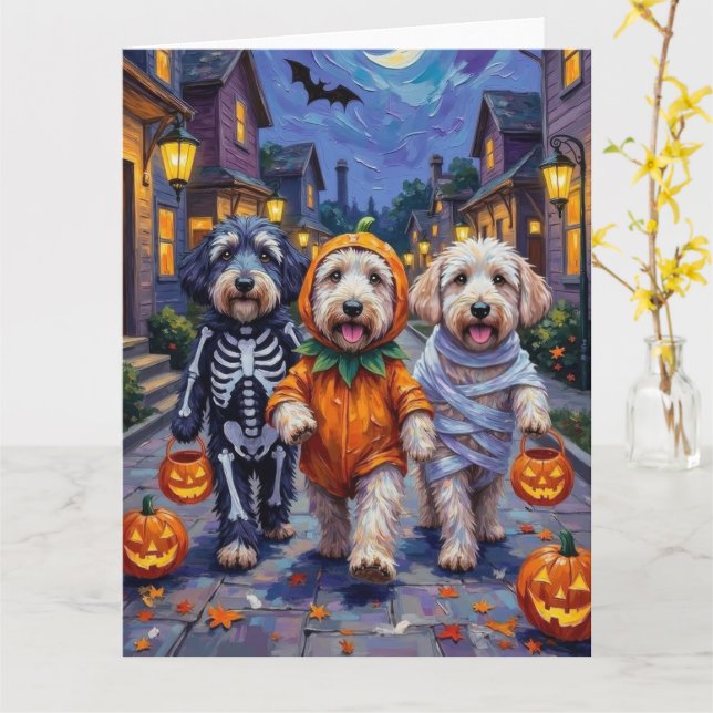 Old English Sheepdogs Trick-or-Treating Halloween Karte (Gelbe Blume)
