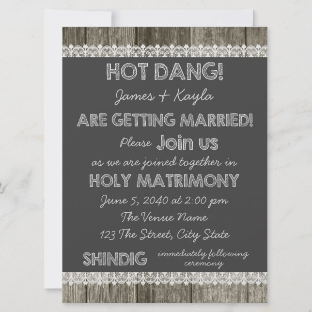 Old Fashioned Barn Wood Chalkboard Country Wedding Einladung (Vorderseite)