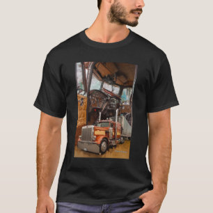 Old School Peterbilt Interior und Truck Classic T-Shirt