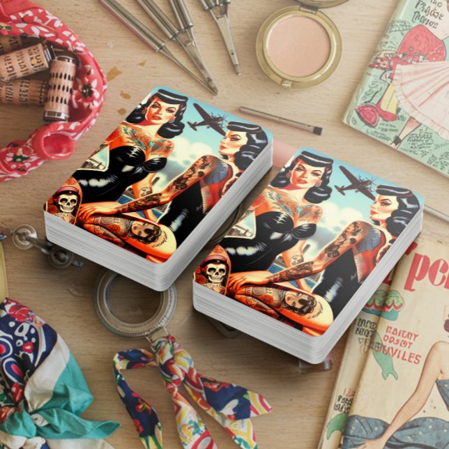 Old School tätowierte Pin-up Spielkarten (Von Creator hochgeladen)