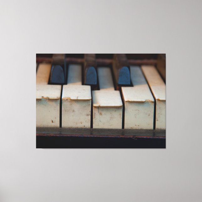 Old Schultz Ivory Chipped Piano Keys Leinwanddruck (Vorderseite)