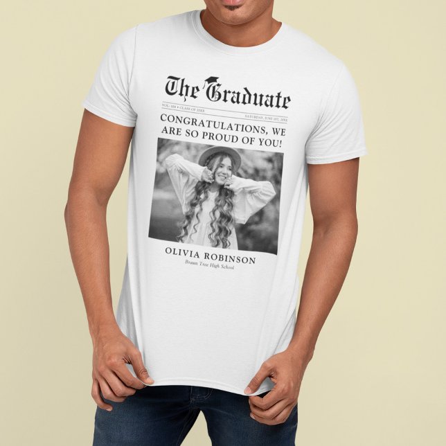 Old Style Newspaper Foto Abschluss T-Shirt (Von Creator hochgeladen)