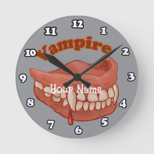 Old Vampire Teeth Runde Wanduhr