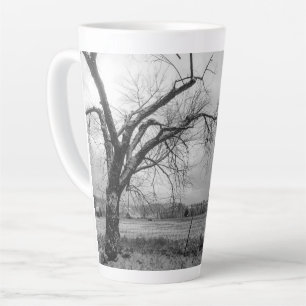 Old Winter Tree Latte Tasse