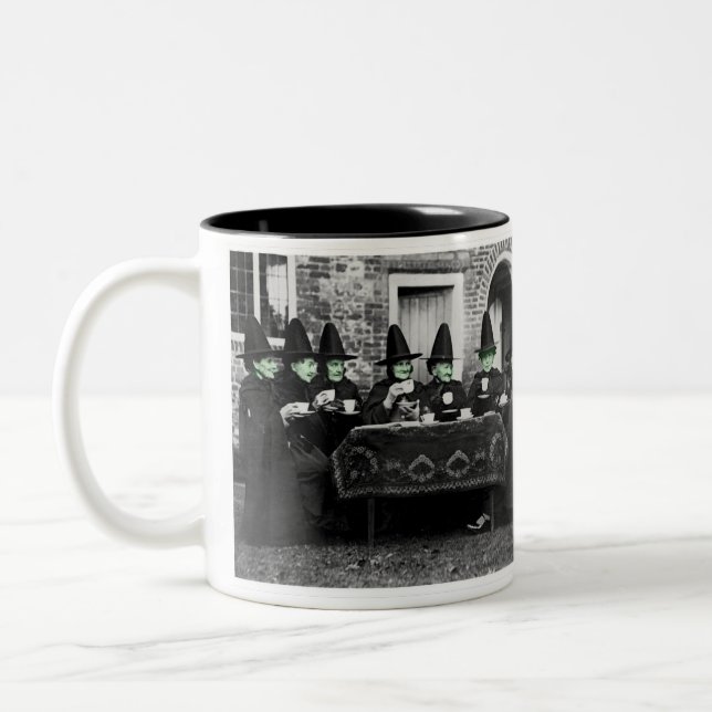 Olde Salem Hexen Morgenkaffee  Zweifarbige Tasse (Links)