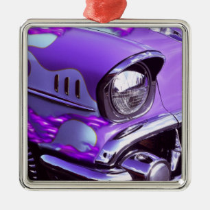 Oldtimer: Chevrolet mit brennender Motorhaube Silbernes Ornament