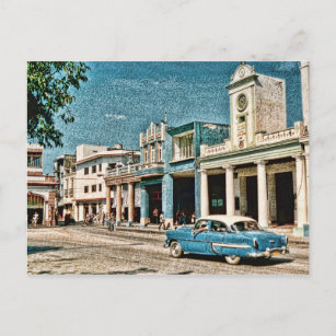 Oldtimer in einer Stadt auf Kuba Postkarte