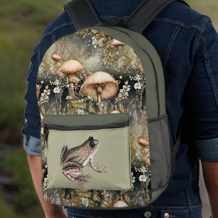 Olive CottageCore Mushrooms und Frosch mit Monogra Bedruckter Rucksack