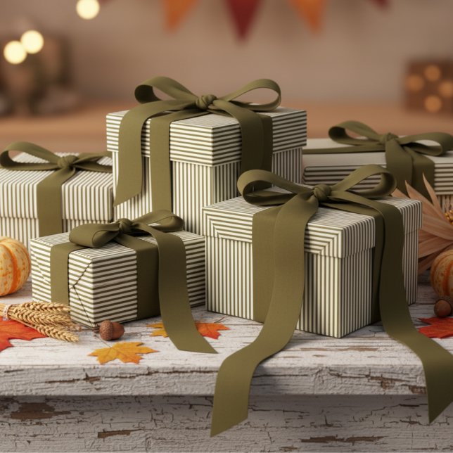 Olive Green and White Stripes Muster Geschenkpapier (Modern & Classic Olive Green Wrapping Paper. Trendy Navy Blue & White Chic Stripes Pattern for Him.)