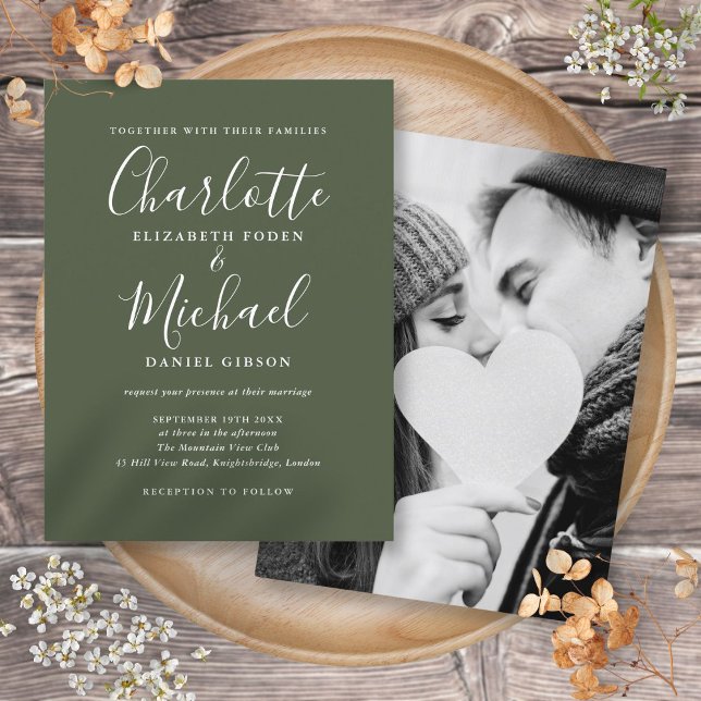 Olive Green Signature Script Foto Hochzeit Einladungspostkarte (Olive Green Signature Script Photo Wedding Invitation Postcard)