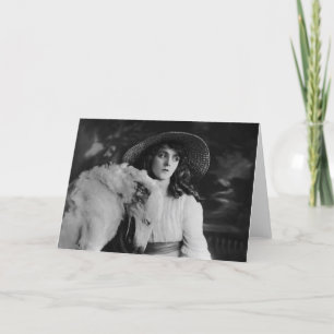 Olive Thomas mit lachendem Hund. Karte