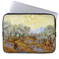 Olivenbäume mit gelbem Himmel und Sonne