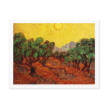 Olivenbäume mit gelbem Himmel und Sonne