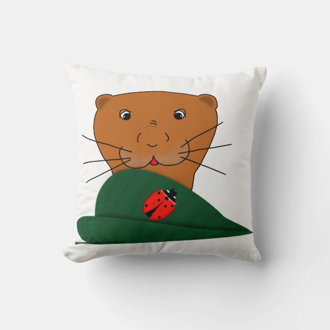 Oliver The Otter studiert a Ladybug Kissen (Vorderseite)