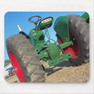 Oliver Traktor im Vintage-Stil gebraucht zum Ziehe Mousepad