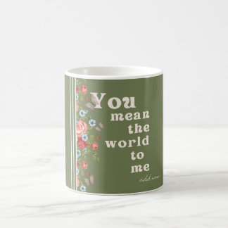 Olivgrüne Blumenvase – Romantisches Geschenk mit R Kaffeetasse