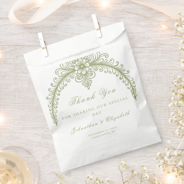 Olivgrüne französische Flourish-Bogen-Hochzeit Geschenktütchen (Ausgeschnitten)