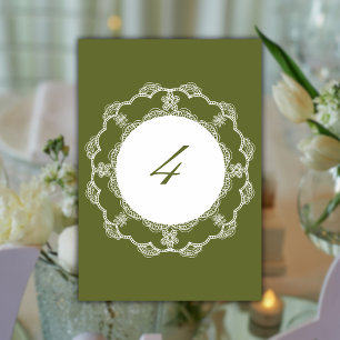 Olivgrüne weiße runde Spitzen-Doily Retro-Hochzeit Tischnummer