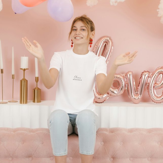 Olivia BRIDESMAID | Modernes Minimalistisches Scri T-Shirt (Von Creator hochgeladen)